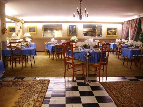 Hotel Restaurant Du Tourisme Latronquiere Bagian luar foto