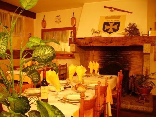 Hotel Restaurant Du Tourisme Latronquiere Bagian luar foto