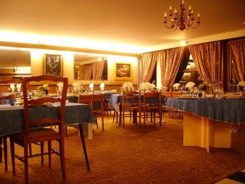 Hotel Restaurant Du Tourisme Latronquiere Bagian luar foto